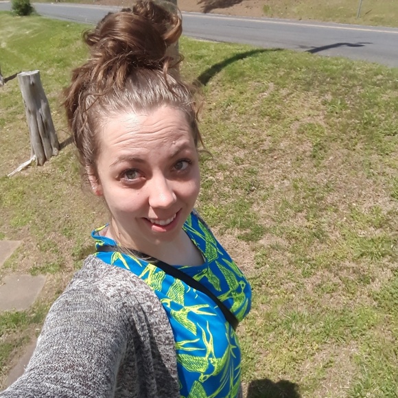 Meet your Posher, Emily - Picture 3 of 6